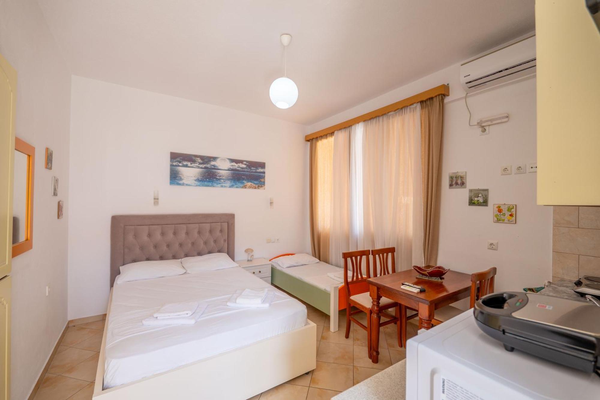 Cozy Apartments Downtown Ксаміл Екстер'єр фото