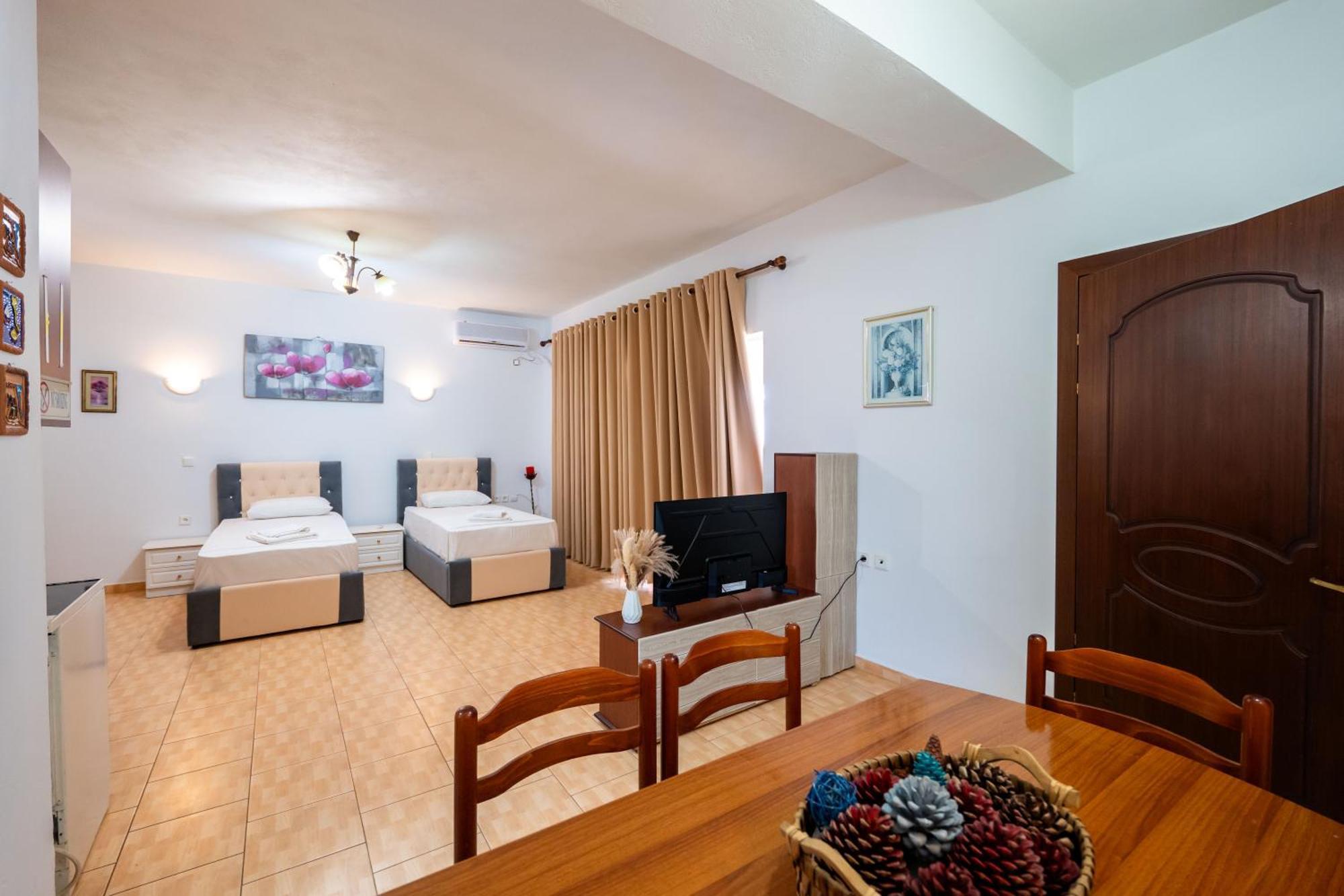 Cozy Apartments Downtown Ксаміл Екстер'єр фото